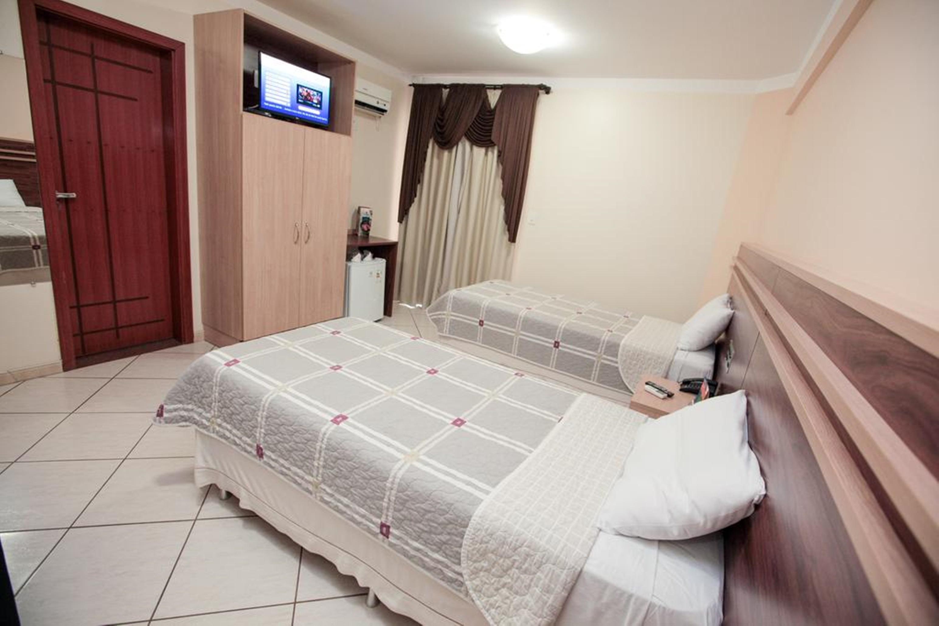 Hotel Dom Baroni Guarapuava Exterior photo